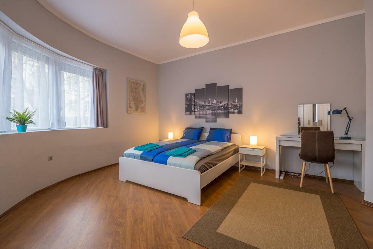 5Th Avenue Sofia Two Bedroom, Two Bathroom, Positano Street Suite By Flat Mаnager Dış mekan fotoğraf